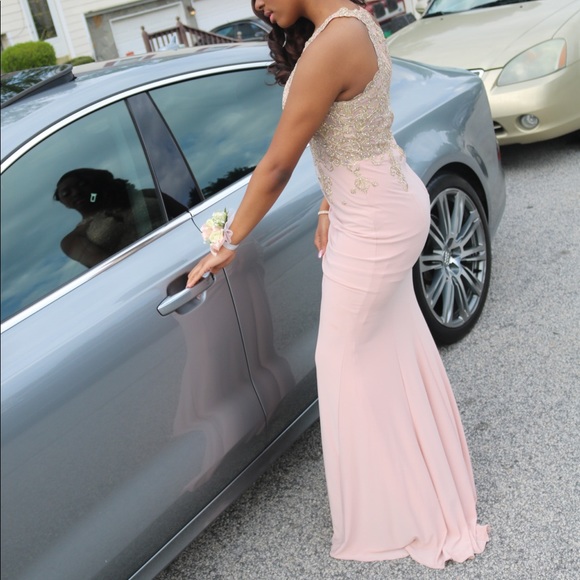 PROM DRESS ‼️💃🏽 - Picture 4 of 8